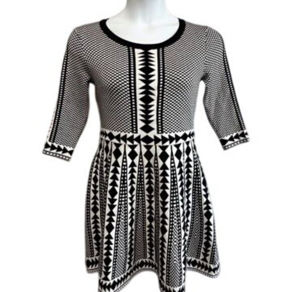 Nina Leonard Black White Geometric Print Fit & Flare Sweater Mini Dress Size M - Picture 3 of 12